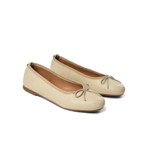 Lucy Beige
